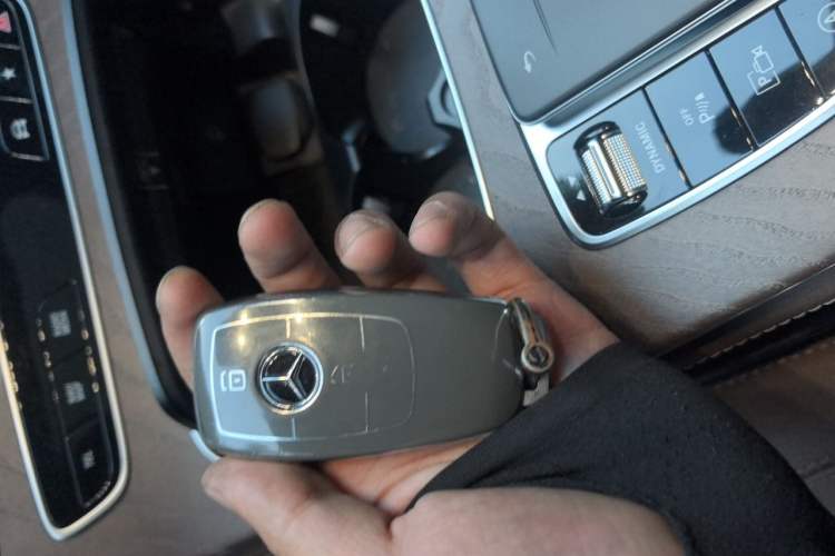 Used Mercedes-Benz E-Class 2023 Updated E 300 L Fashion Edition Vehicle Key