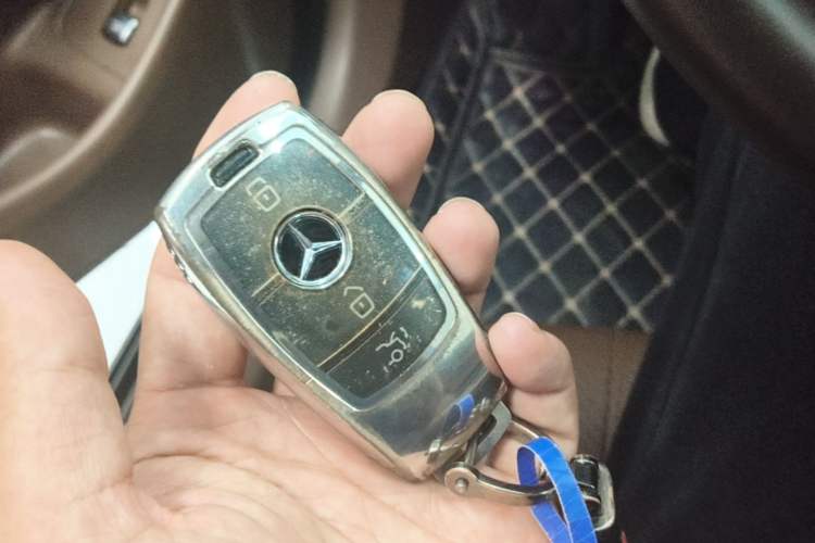 Used Mercedes-Benz E-Class 2023 Updated E 300 L Fashion Edition Vehicle Key