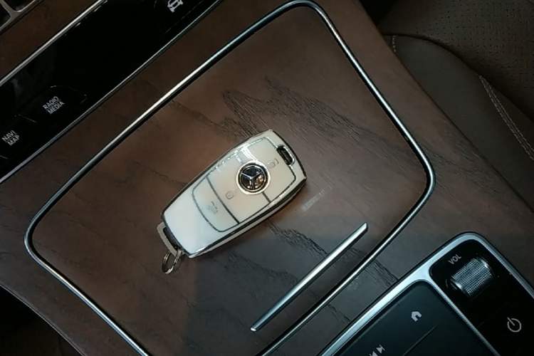 Used Mercedes-Benz E-Class 2023 Updated E 300 L Luxury Edition Vehicle Key