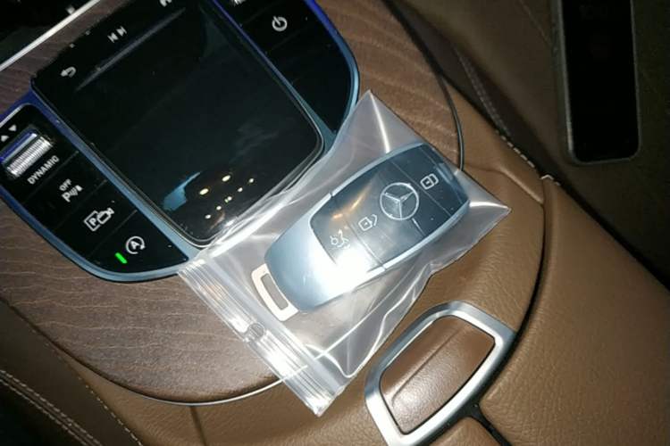 Used Mercedes-Benz E-Class 2023 Updated E 300 L Fashion Edition Vehicle Key