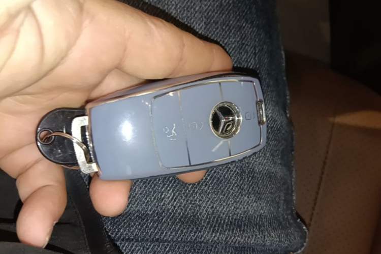 Used Mercedes-Benz E-Class 2023 Updated E 300 L Fashion Edition Vehicle Key