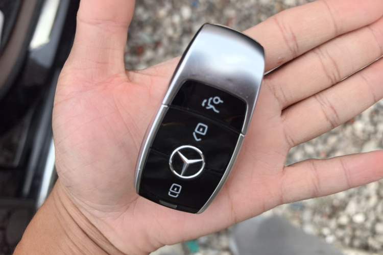 Used Mercedes-Benz E-Class 2023 Updated E 300 L Fashion Edition Vehicle Key