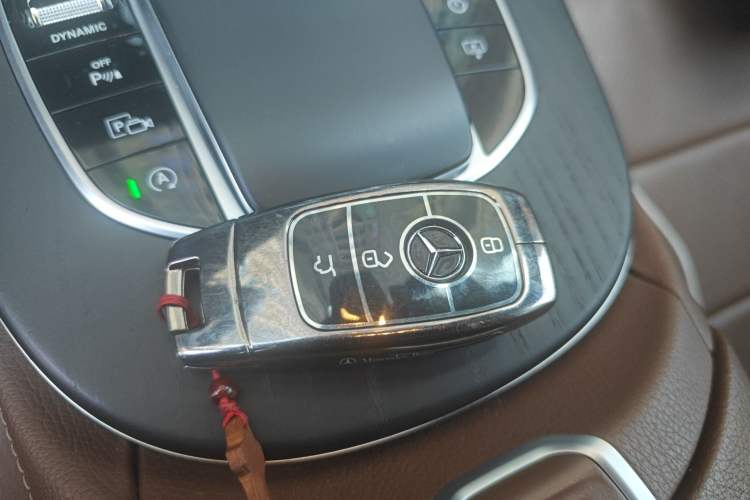 Used Mercedes-Benz E-Class 2023 Restyled E 300 L Sport Luxury Edition Vehicle Key