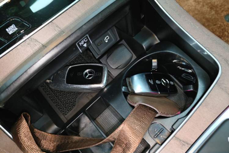 Used Mercedes-Benz E-Class 2023 Updated E 300 L Luxury Edition Vehicle Key