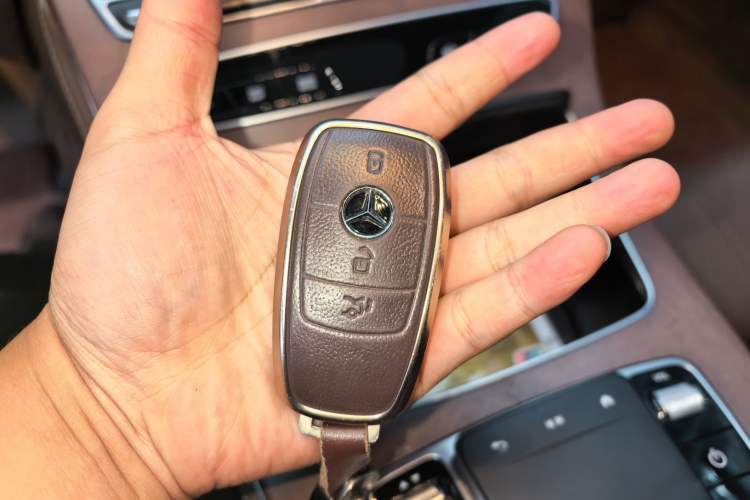 Used Mercedes-Benz E-Class 2023 E 260 L Vehicle Key