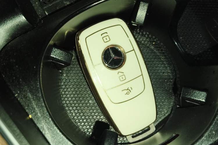 Used Mercedes-Benz E-Class 2023 Updated E 300 L Luxury Edition Vehicle Key