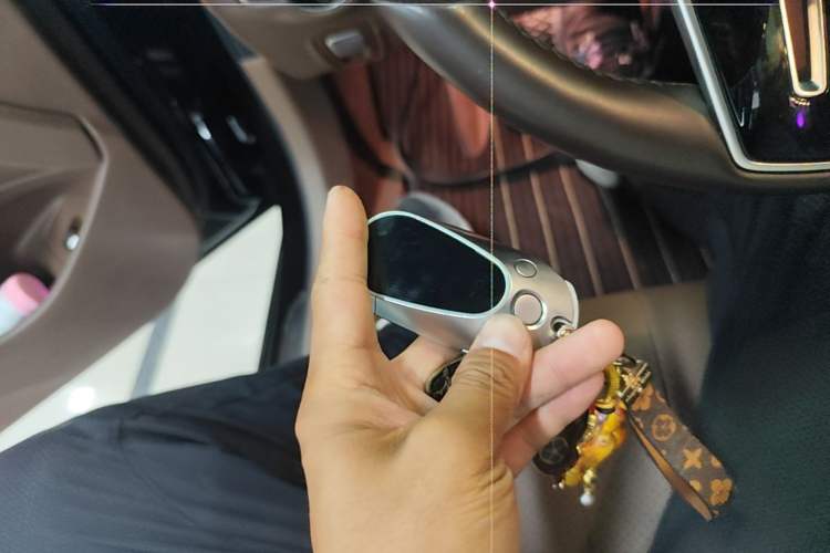 Used Mercedes-Benz E-Class 2023 Updated E 300 L Luxury Edition Vehicle Key