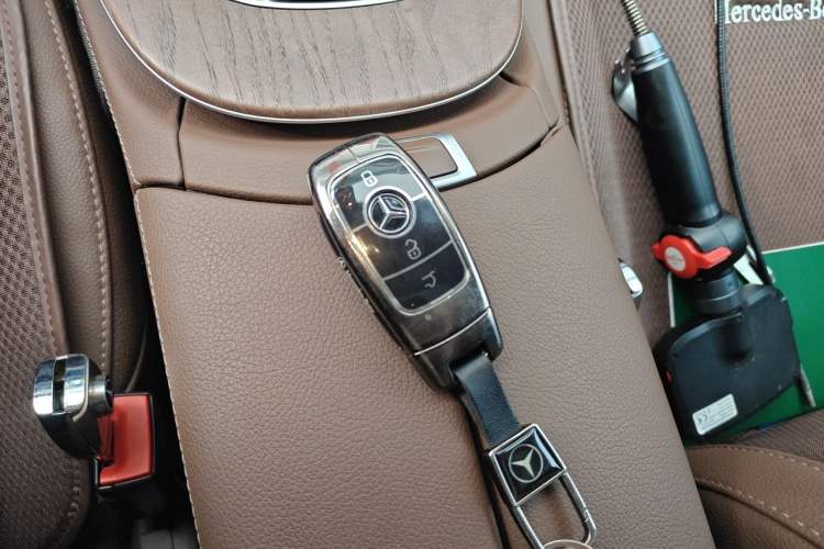 Used Mercedes-Benz E-Class 2023 Updated E 300 L Fashion Edition Vehicle Key