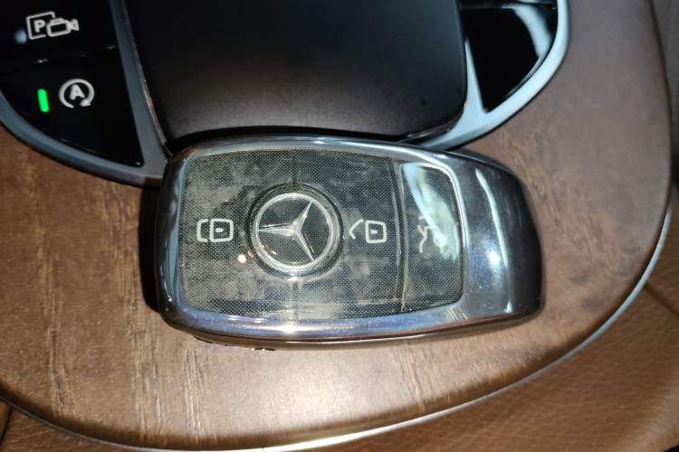 Used Mercedes-Benz E-Class 2023 Updated E 300 L Fashion Edition Vehicle Key
