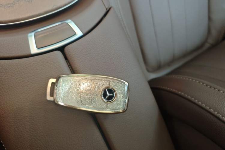 Used Mercedes-Benz E-Class 2023 Updated E 300 L Luxury Edition Vehicle Key