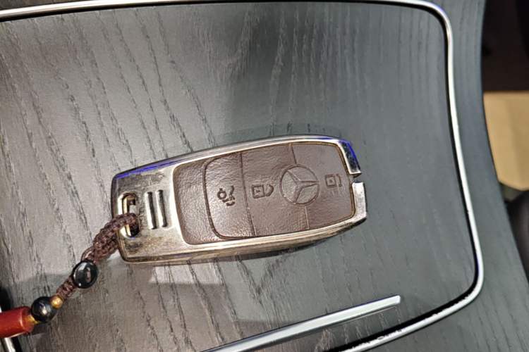 Used Mercedes-Benz E-Class 2023 Restyled E 300 L Sporty and Stylish Edition Vehicle Key