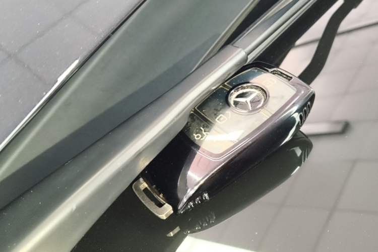 Used Mercedes-Benz E-Class 2023 Updated E 300 L Fashion Edition Vehicle Key