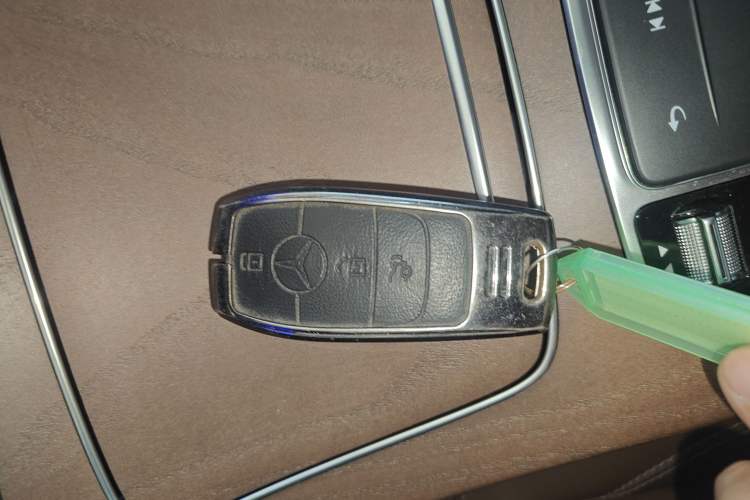 Used Mercedes-Benz E-Class 2023 Updated E 300 L Fashion Edition Vehicle Key