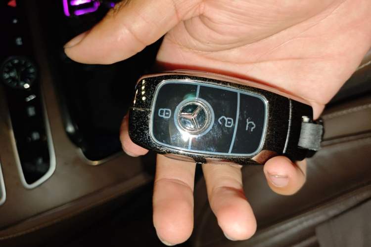 Used Mercedes-Benz E-Class 2023 Updated E 300 L Luxury Edition Vehicle Key