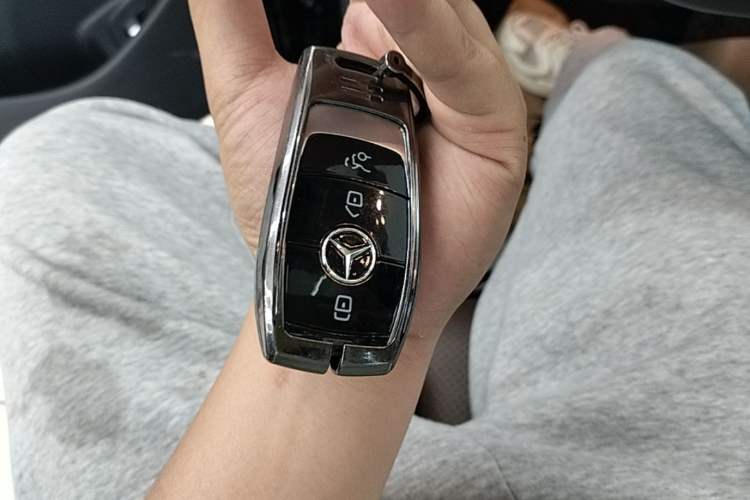 Used Mercedes-Benz E-Class 2023 Restyled E 300 L Sport Luxury Edition Vehicle Key