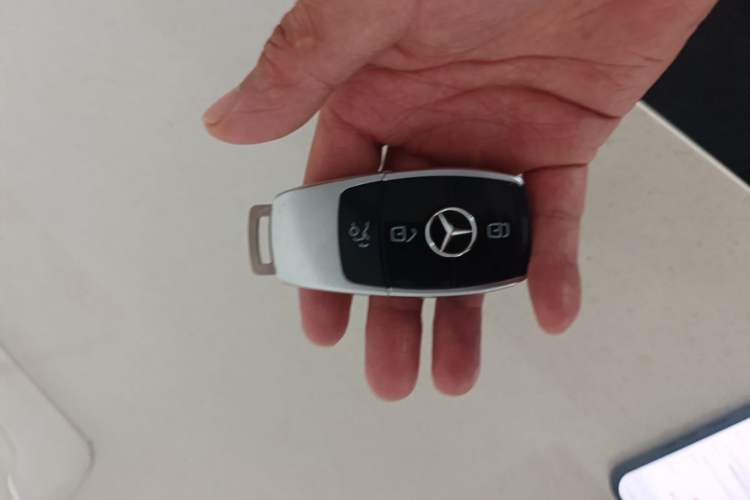 Used Mercedes-Benz E-Class 2023 Updated E 300 L Fashion Edition Vehicle Key