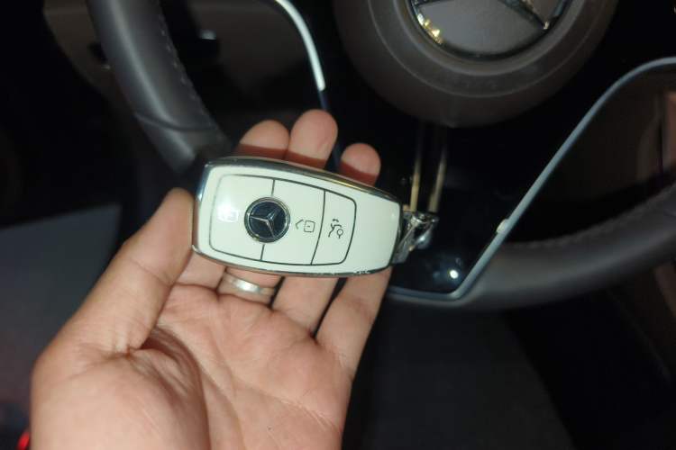 Used Mercedes-Benz E-Class 2023 Updated E 300 L Fashion Edition Vehicle Key