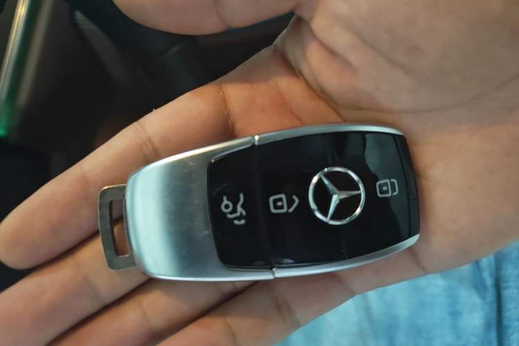 Used Mercedes-Benz E-Class 2023 Restyled E 300 L Sport Luxury Edition Vehicle Key