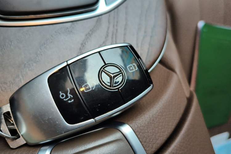 Used Mercedes-Benz E-Class 2023 Updated E 300 L Luxury Edition Vehicle Key