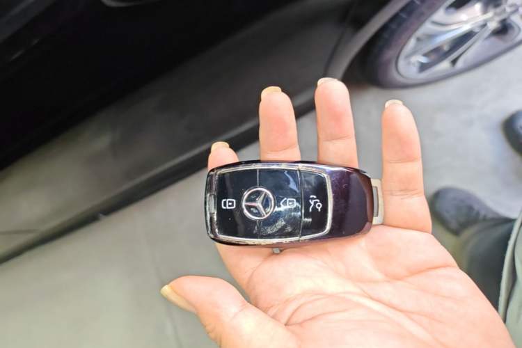 Used Mercedes-Benz E-Class 2023 Restyled E 300 L Sport Luxury Edition Vehicle Key