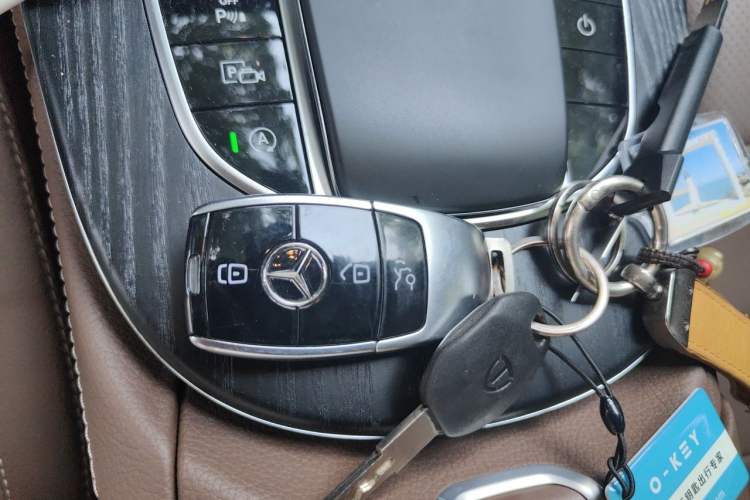 Used Mercedes-Benz E-Class 2023 Restyled E 300 L Sporty and Stylish Edition Vehicle Key