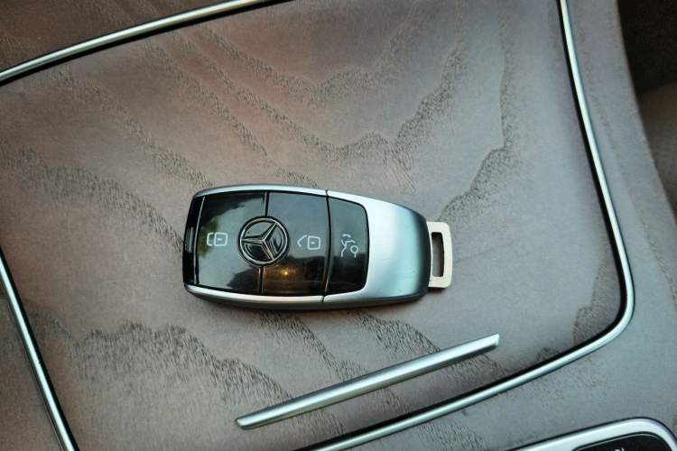 Used Mercedes-Benz E-Class 2023 Updated E 300 L Luxury Edition Vehicle Key