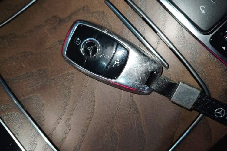 Used Mercedes-Benz E-Class 2023 Updated E 300 L Luxury Edition Vehicle Key