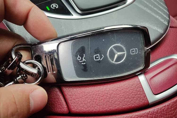 Used Mercedes-Benz E-Class 2023 Restyled E 300 L Sporty and Stylish Edition Vehicle Key