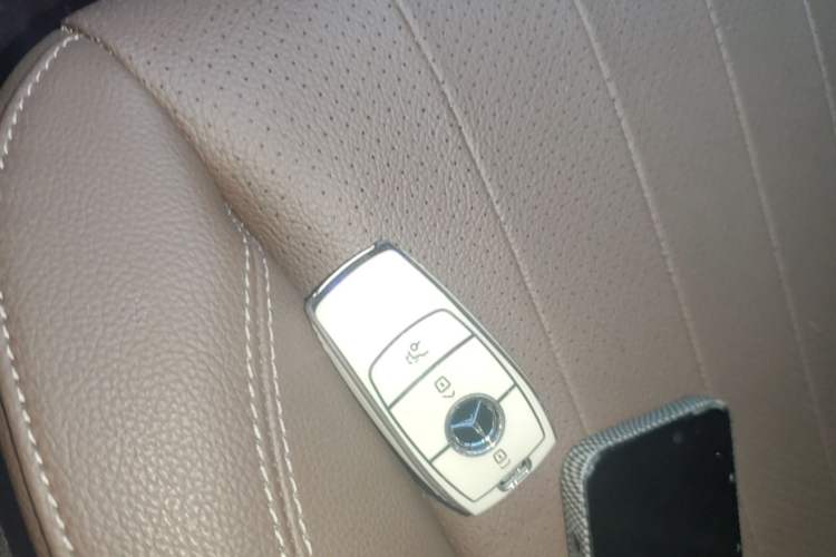 Used Mercedes-Benz E-Class 2023 Updated E 300 L Fashion Edition Vehicle Key