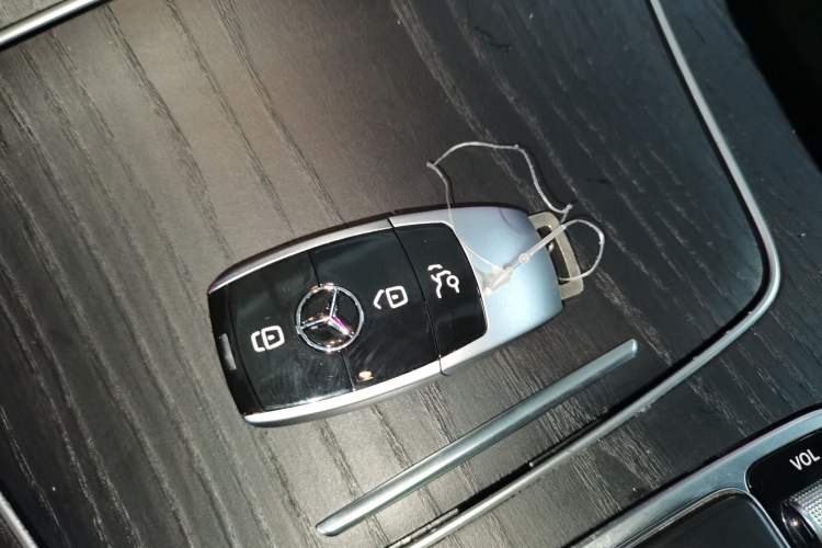 Used Mercedes-Benz E-Class 2023 Restyled E 300 L Sporty and Stylish Edition Vehicle Key