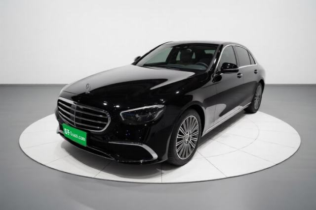 Mercedes-Benz E-Class 2023 E 300 L Stylish Model usado