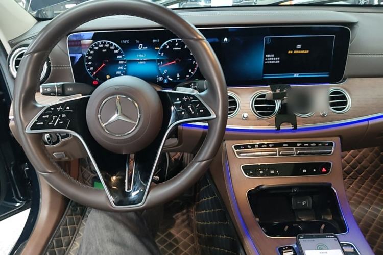 Used Mercedes-Benz E-Class 2023 E 300 L Luxury Model Center Console