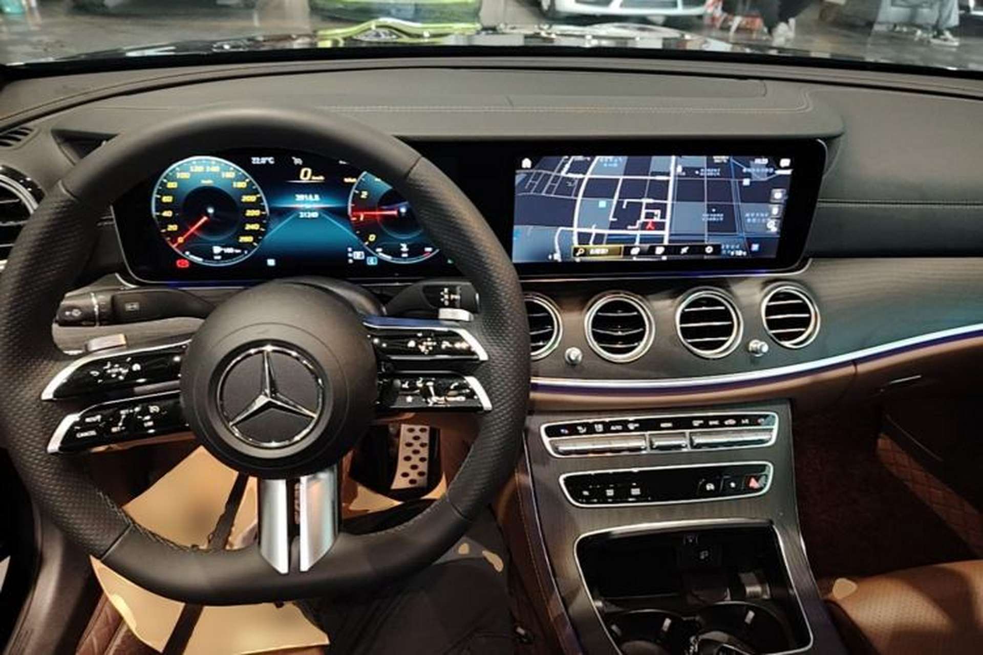 Used Mercedes-Benz E-Class 2023 Restyled E 260 L Sport Edition Center Console