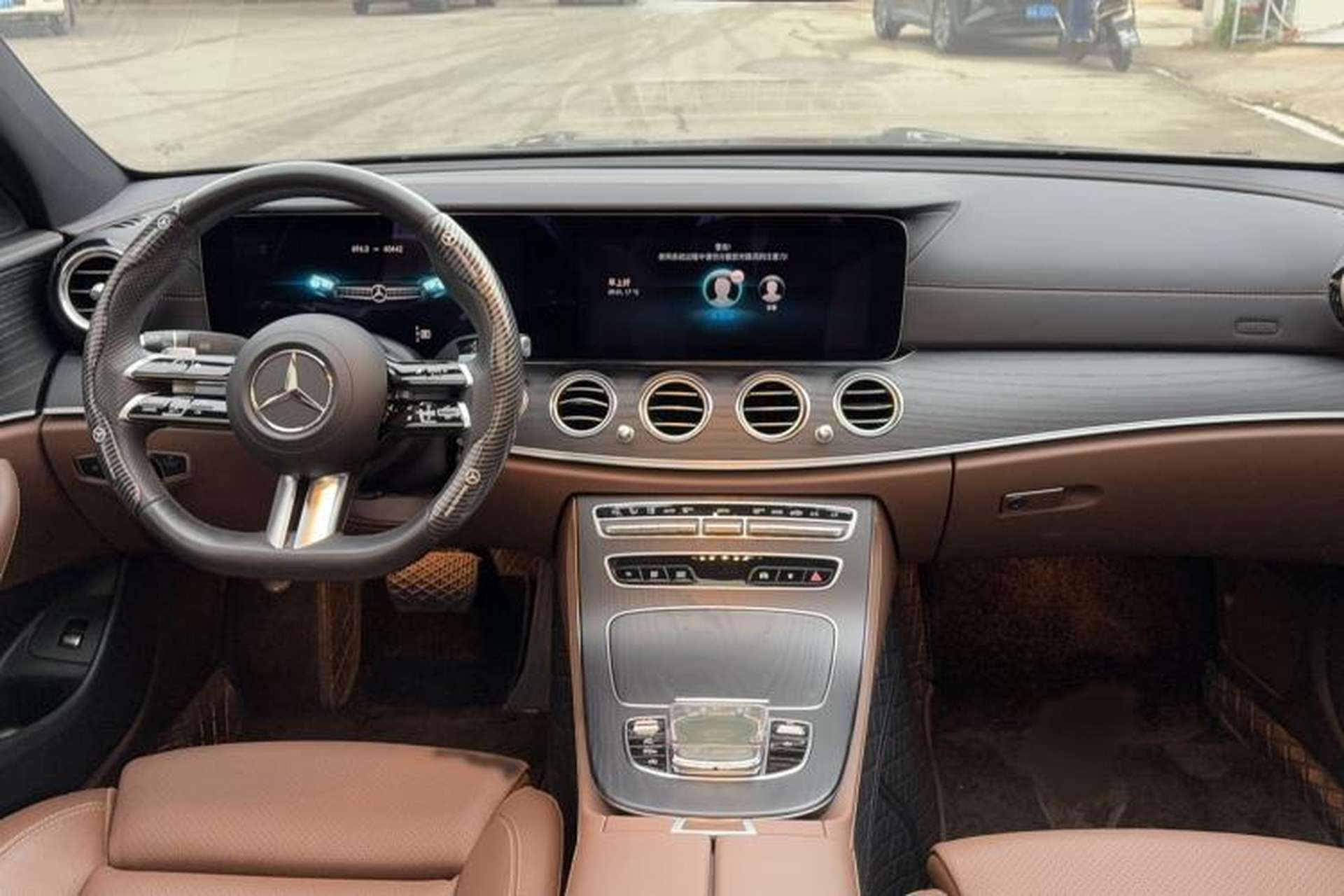 Used Mercedes-Benz E-Class 2023 Restyled E 260 L Sport Edition Center Console