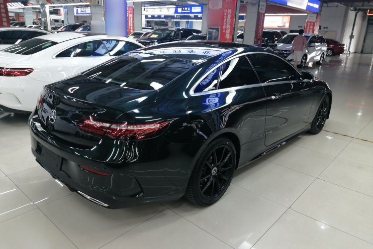 Used Mercedes-Benz E-Class 2023 E 260 Coupe Exterior 4