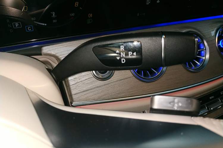 Used Mercedes-Benz E-Class 2023 E 260 Coupe Gear Lever