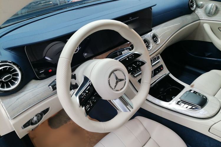 Used Mercedes-Benz E-Class 2023 E 260 Coupe Interior 3