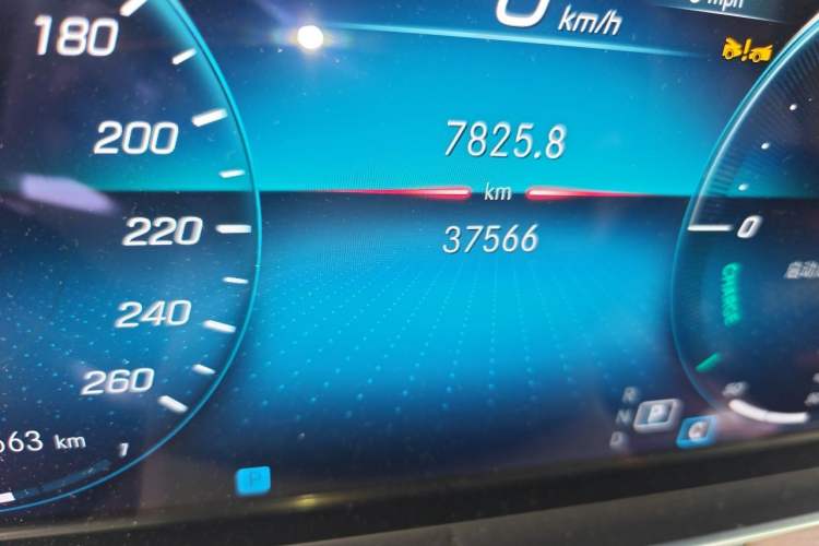 Used Mercedes-Benz E-Class 2023 E 260 L Sport Edition Odometer Close Up