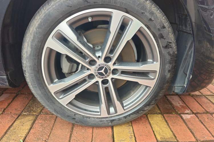 Used Mercedes-Benz E-Class 2023 E 260 L Sport Edition Right Front Wheel Hub