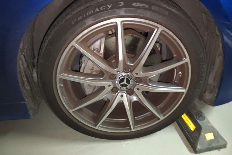 Used Mercedes-Benz E-Class 2023 E 260 Coupe Right Front Wheel Hub