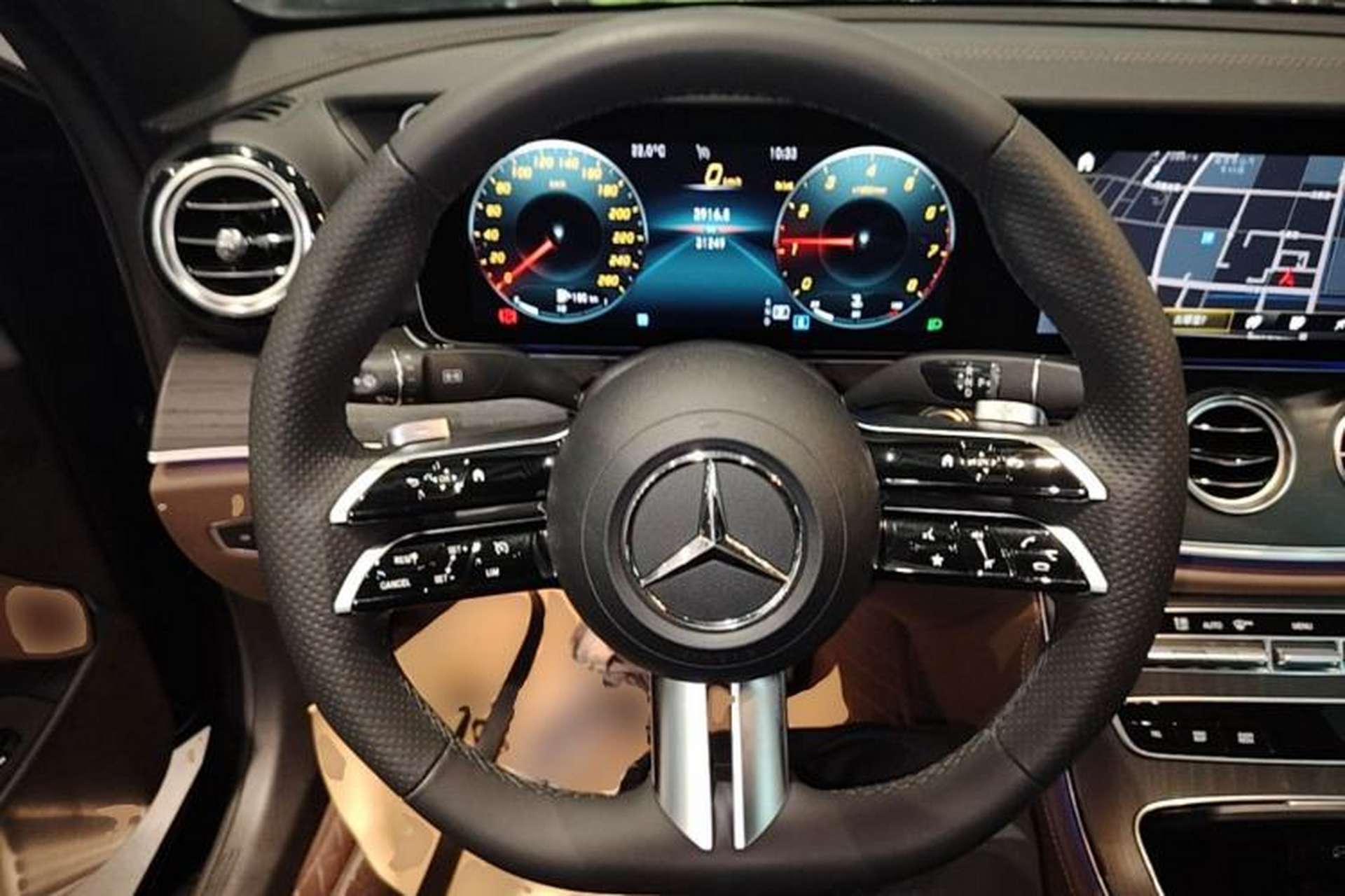Used Mercedes-Benz E-Class 2023 Restyled E 260 L Sport Edition Steering Wheel