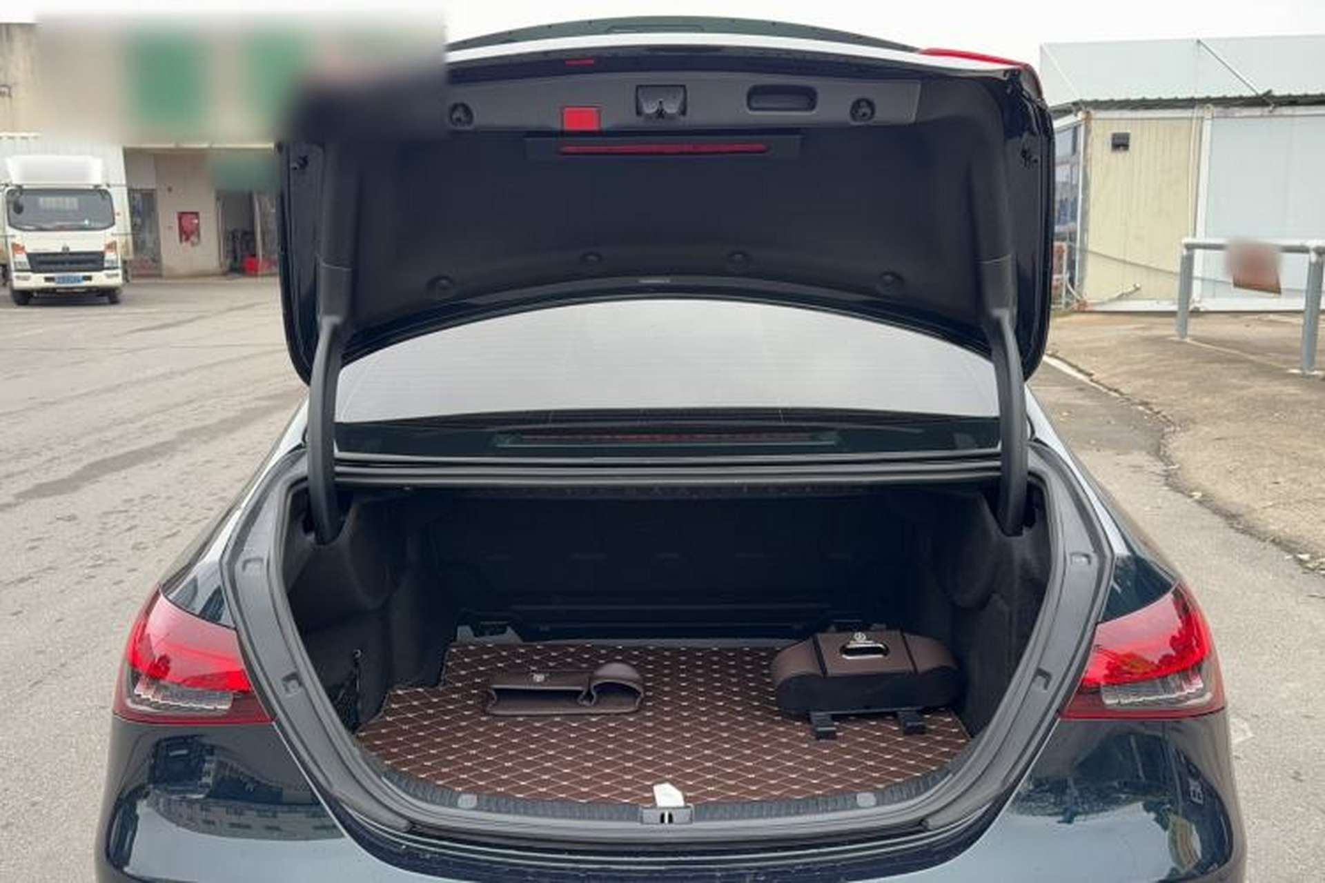 Used Mercedes-Benz E-Class 2023 Restyled E 260 L Sport Edition Trunk