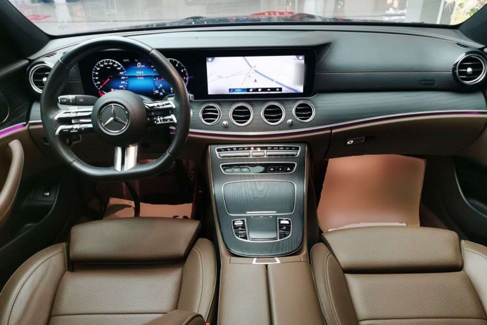 Used Mercedes-Benz E-Class 2023 Restyled E 260 L Sport Edition Center Console