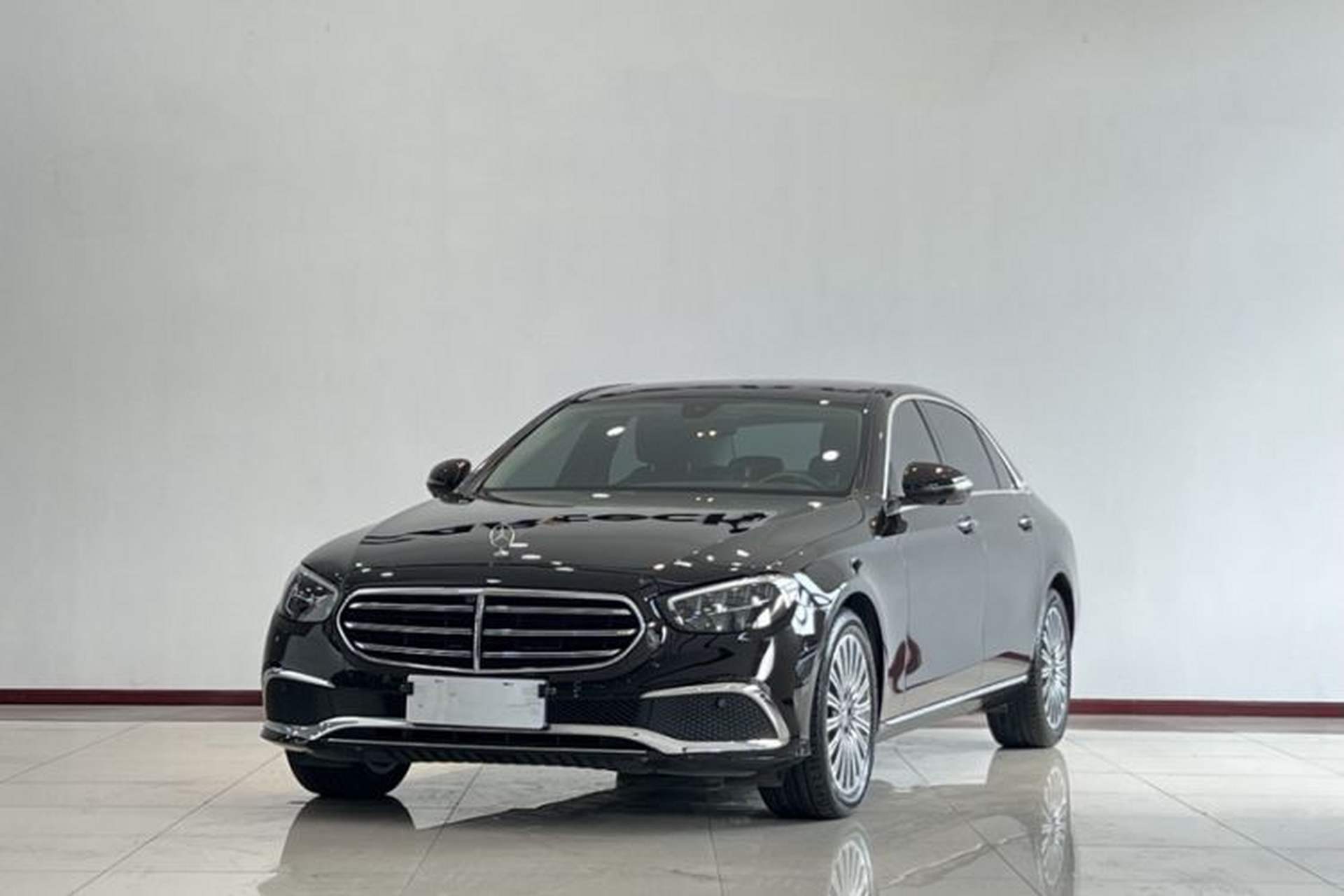 Used Mercedes-Benz E-Class 2023 Updated E 300 L Luxury Edition Exterior 3