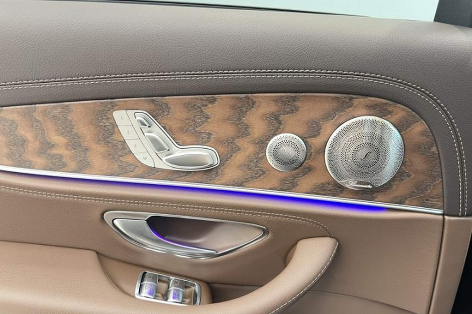 Used Mercedes-Benz E-Class 2023 Updated E 300 L Luxury Edition Interior 1