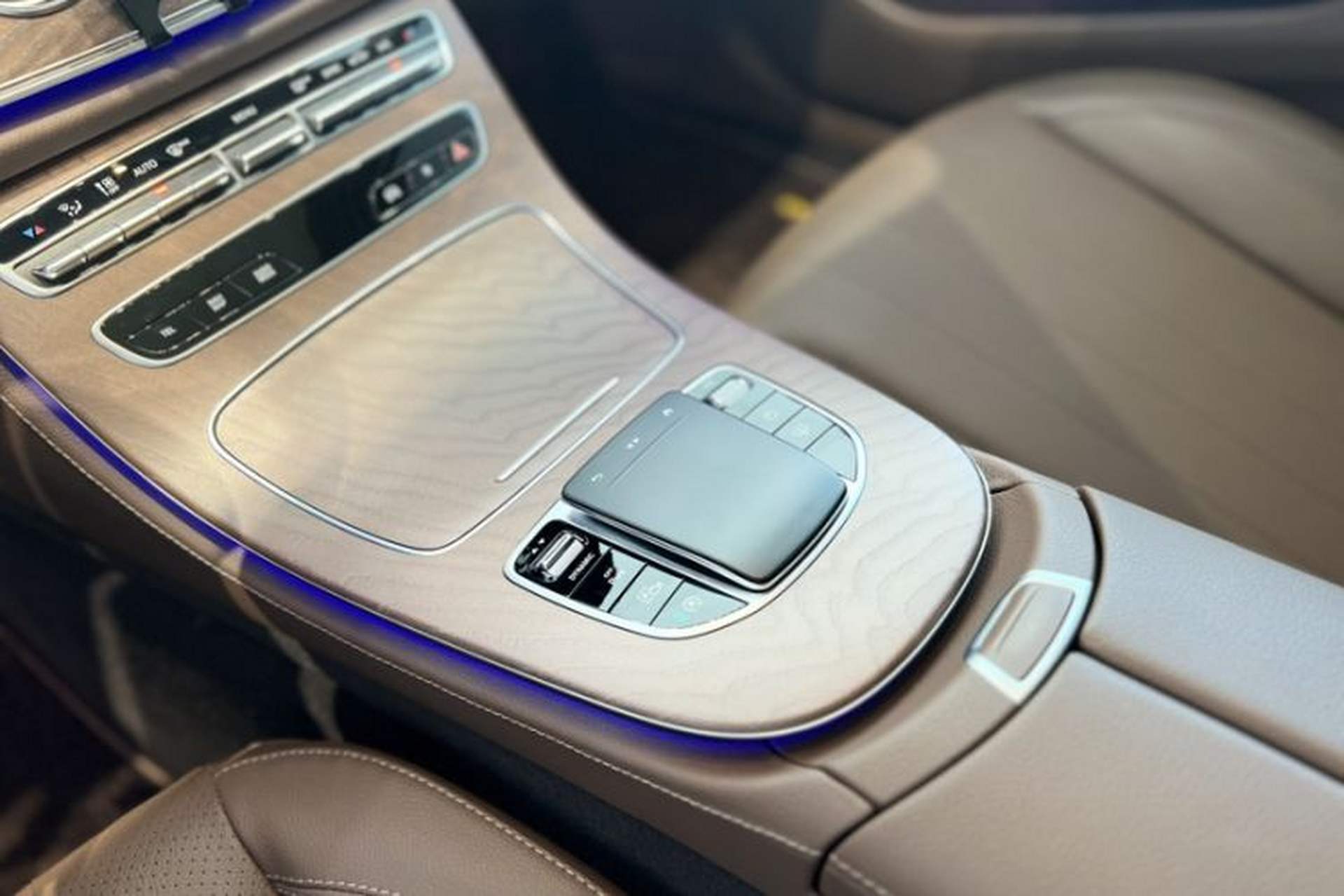 Used Mercedes-Benz E-Class 2023 Updated E 300 L Luxury Edition Interior 3