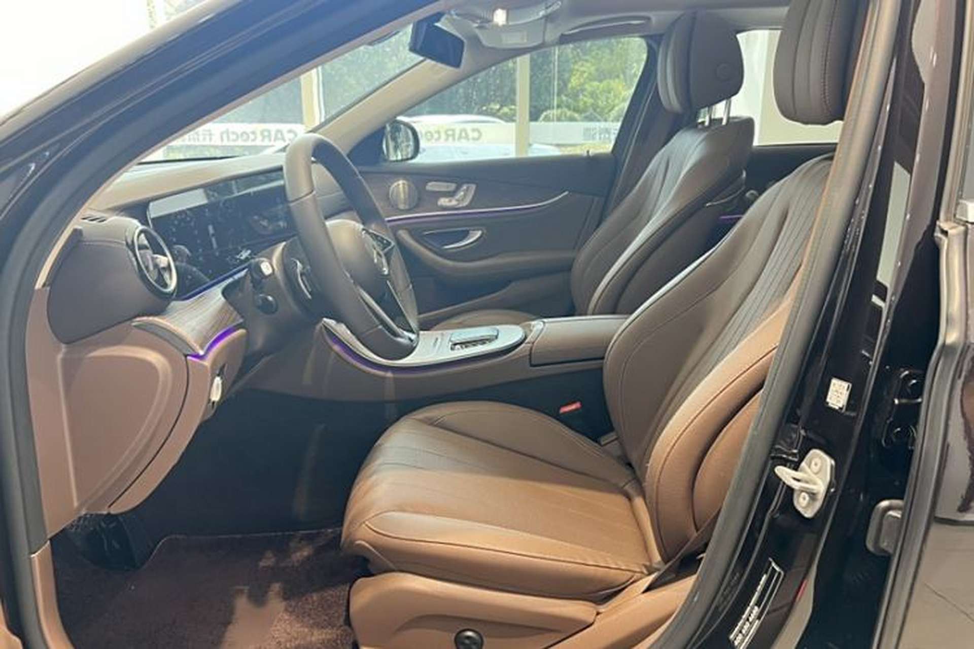 Used Mercedes-Benz E-Class 2023 Updated E 300 L Luxury Edition Interior 8