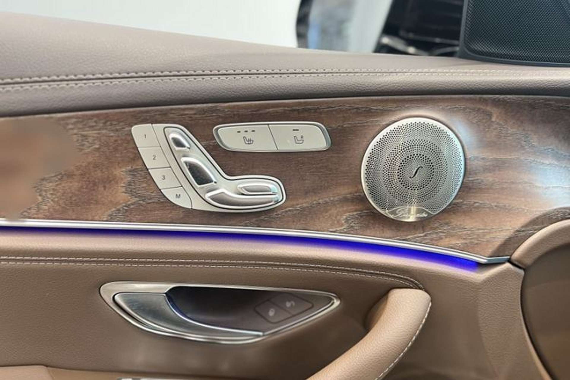 Used Mercedes-Benz E-Class 2023 Updated E 300 L Luxury Edition Interior 9