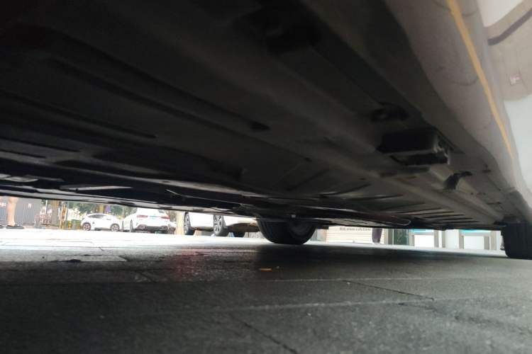 Used Mercedes-Benz E-Class 2023 Updated E 300 L Fashion Edition Chassis Rear Right