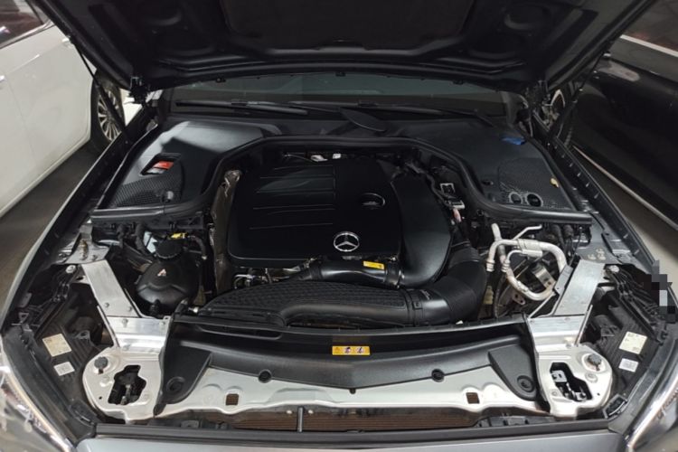Used Mercedes-Benz E-Class 2023 E 260 Coupe Engine Bay